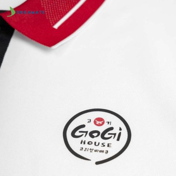 Đồng phục quán ăn Gogi House trắng đen