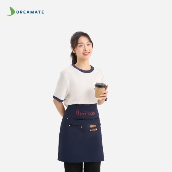 Đồng phục quán Renee Coffee trắng xanh navy