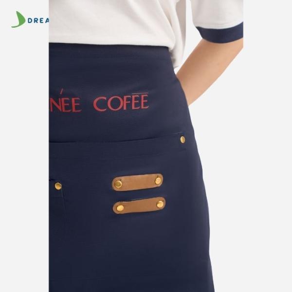 Đồng phục quán Renee Coffee trắng xanh navy