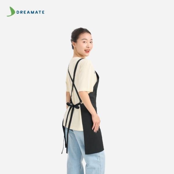Đồng phục quán Universal Coffee màu kem
