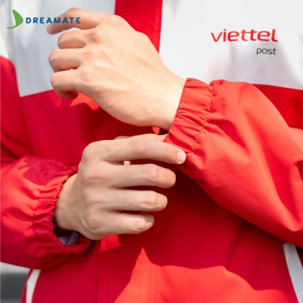 Áo khoác đồng phục đỏ trắng Viettel Post