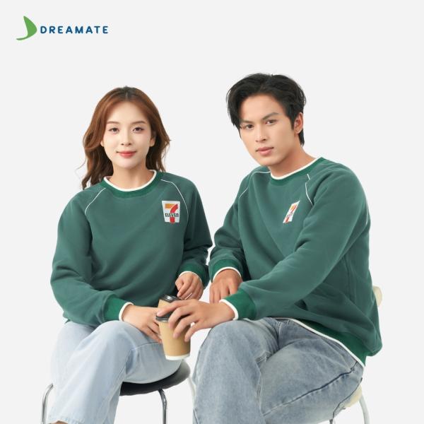 Áo sweater đồng phục của 7-Eleven 