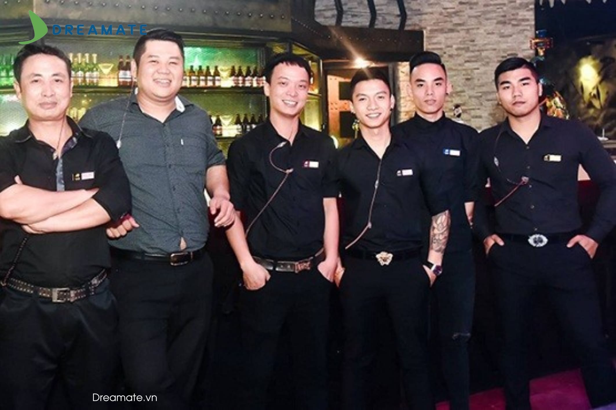 dong-phuc-quan-bar-10.jpg (174 KB)