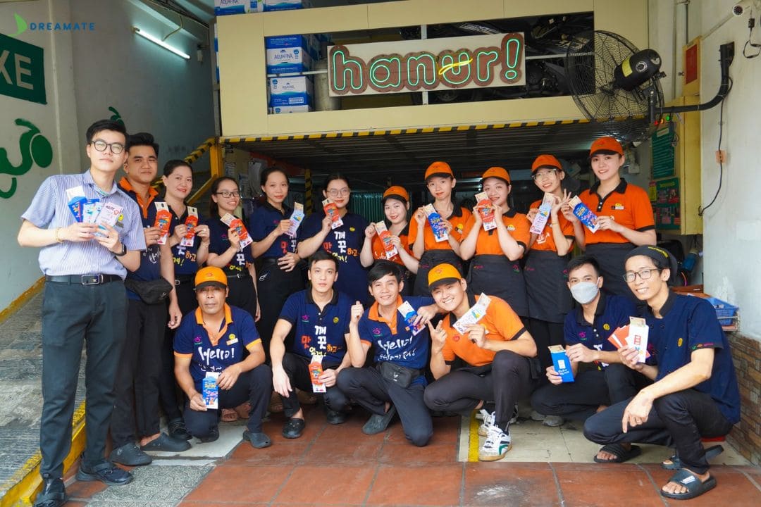 tuyen-chon-100-dong-phuc-nha-hang-han-quoc-an-tuong-nhat-2025-5.jpg (124 KB)