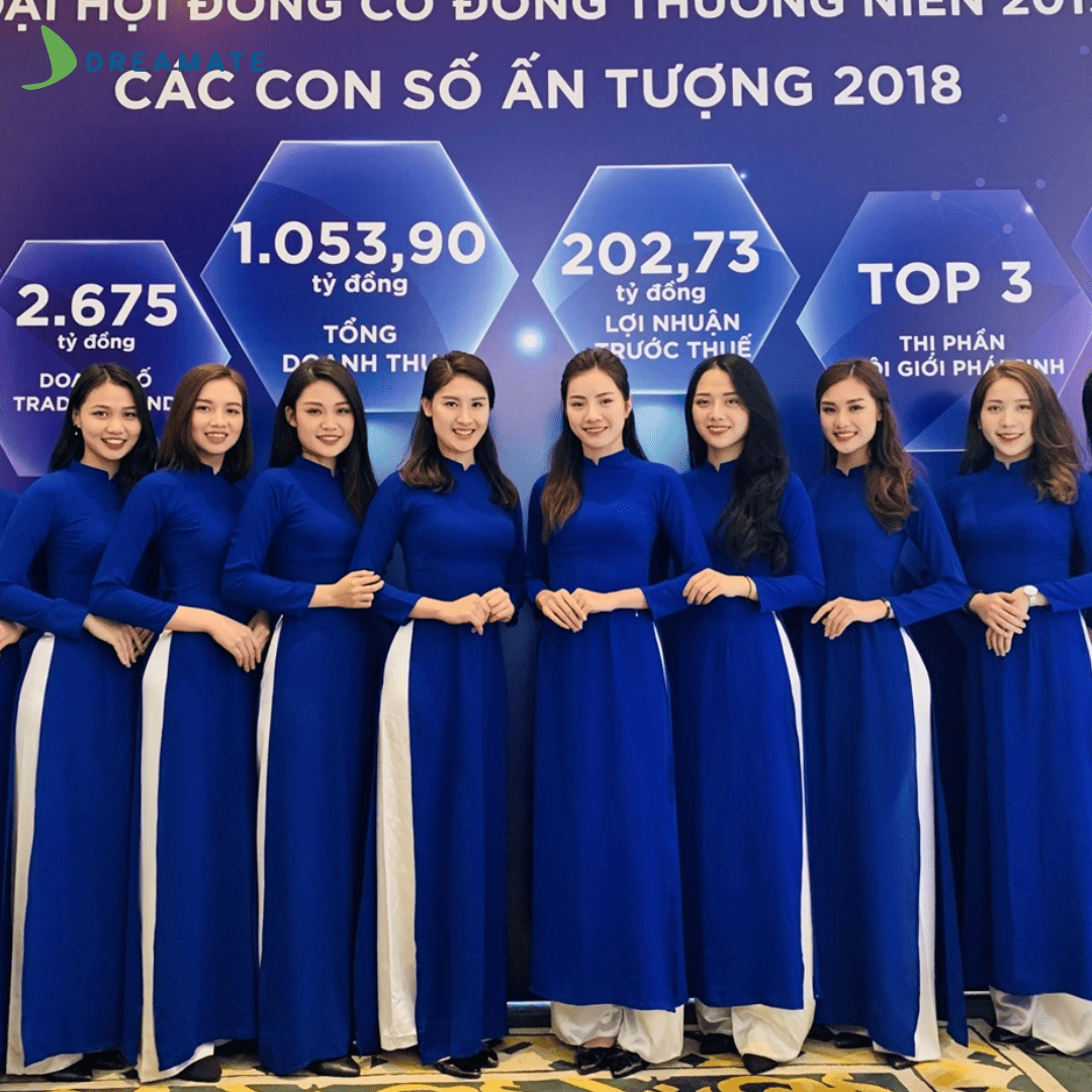 diem-danh-200-mau-dong-phuc-pg-thu-hut-an-tuong-11.png (405 KB)