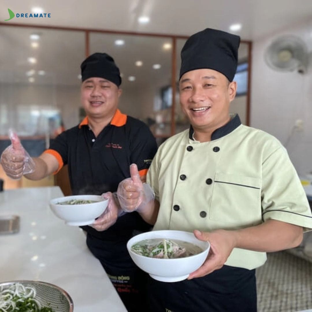 diem-danh-dong-phuc-quan-pho-thiet-ke-an-tuong-gia-re-2025-22.jpg (75 KB)