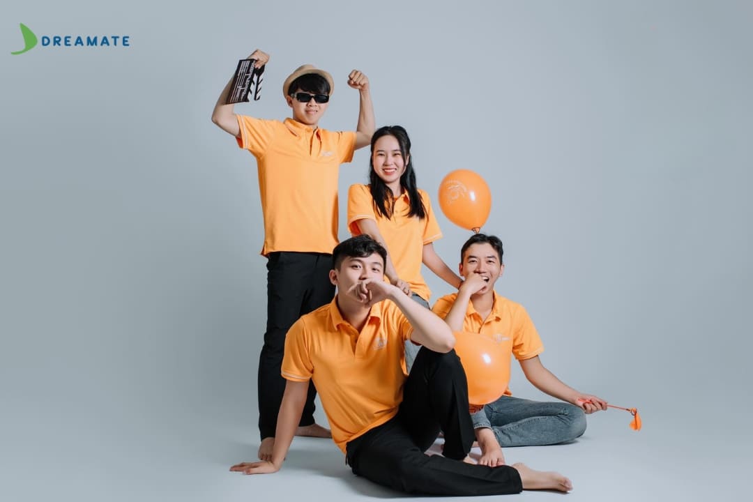 tham-khao-50-mau-dong-phuc-studio-dep-chuyen-nghiep-moi-nhat-2025-10.jpg (37 KB)