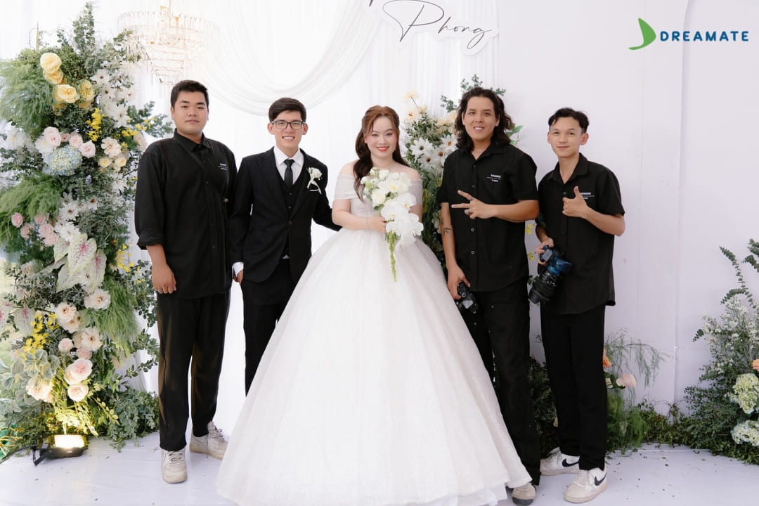 tham-khao-50-mau-dong-phuc-studio-dep-chuyen-nghiep-moi-nhat-2025-11.jpg (122 KB)