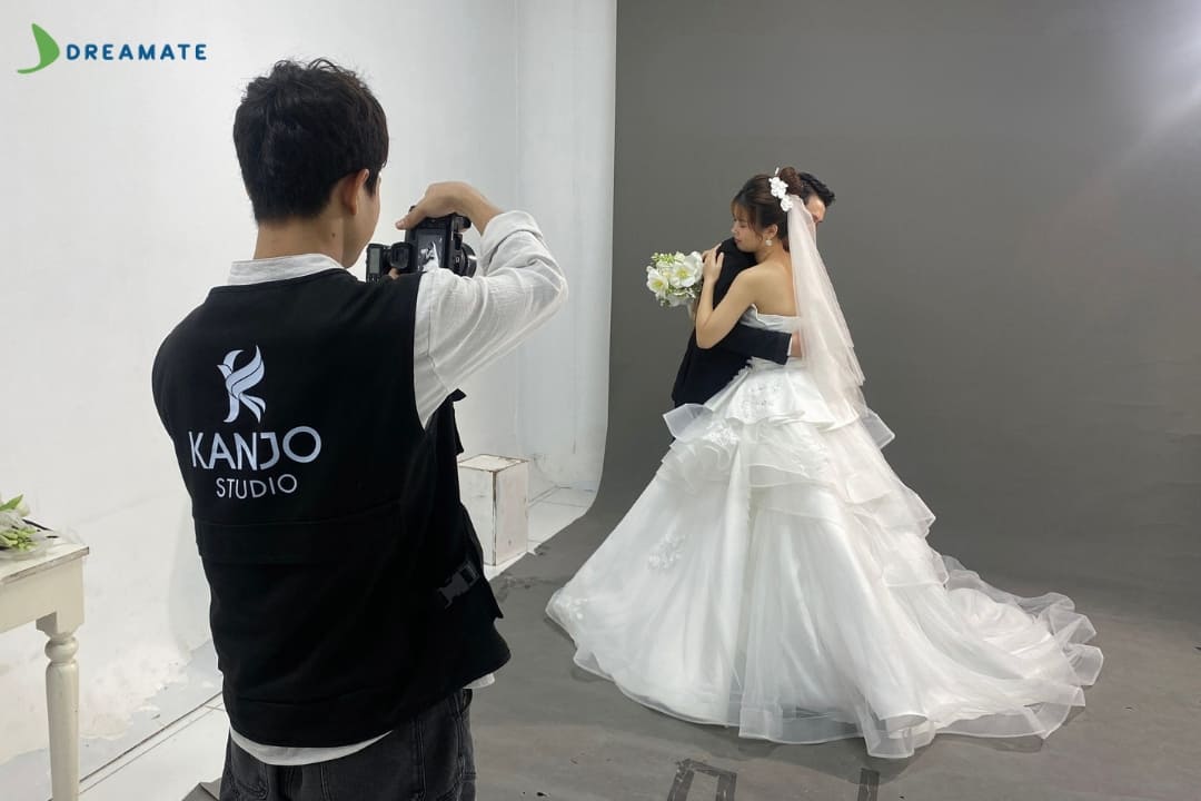 tham-khao-50-mau-dong-phuc-studio-dep-chuyen-nghiep-moi-nhat-2025-13.jpg (47 KB)