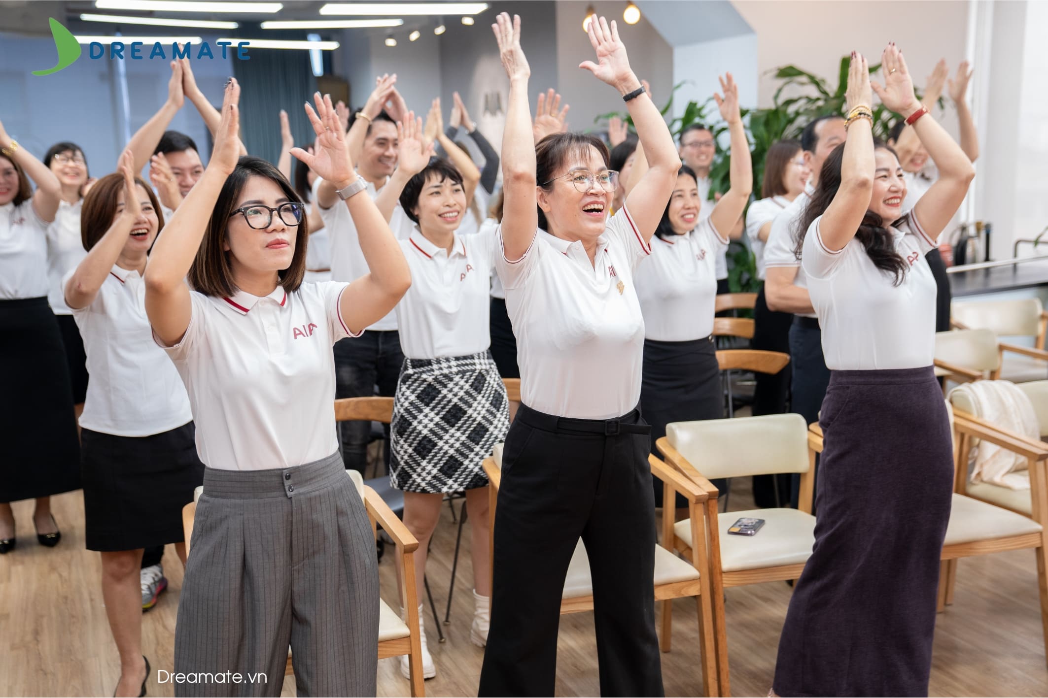 may-dong-phuc-quan-12-7.jpg (241 KB)