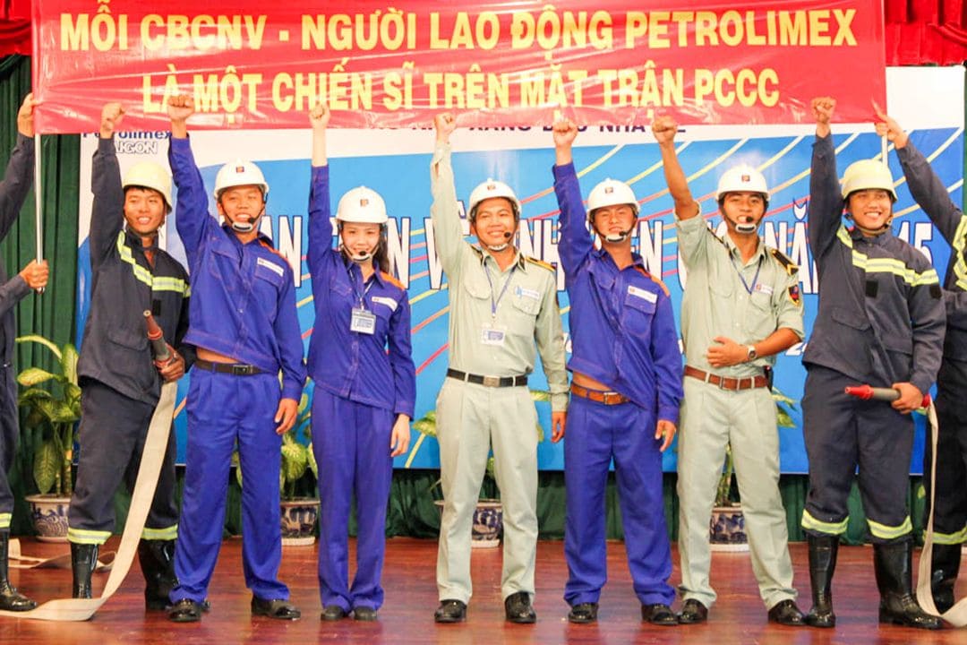 dong-phuc-quang-tri-5.jpg (128 KB)