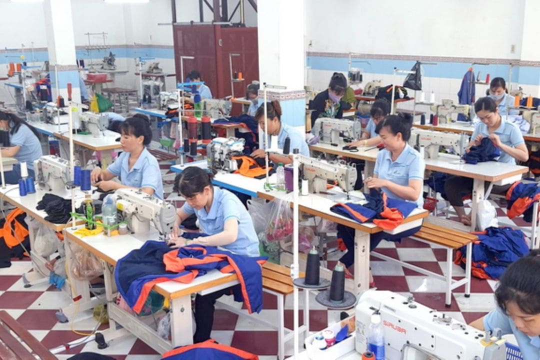 dong-phuc-vinh-long-4.jpg (114 KB)